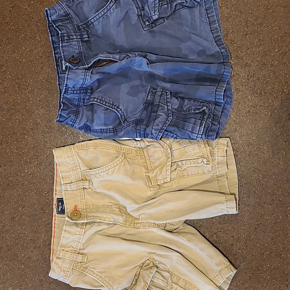 Lot of 2 pair GAP cargo shorts 5T - Picture 1 of 8